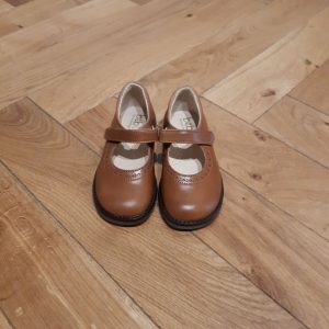 BEBERLIS CHAUSSURE FILLETTE BABIES CAMEL A VELCRO 70-W20