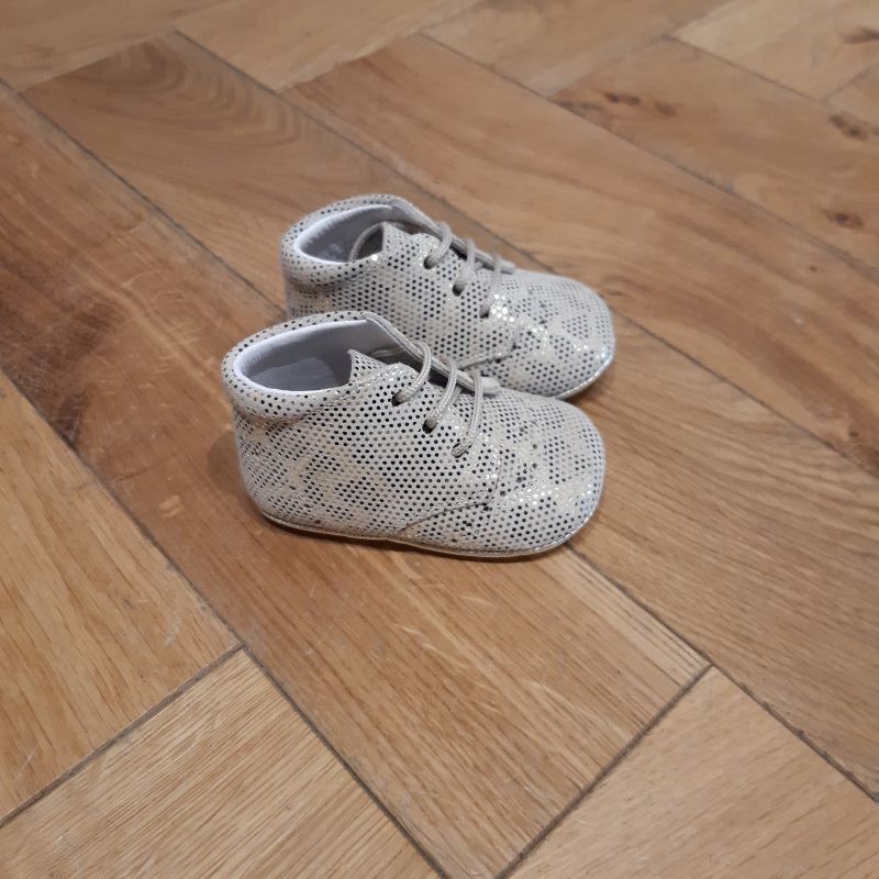 BEBERLIS CHAUSSURE LAYETTE LOGIPI BRILLANT BOTTILLON LACET – Image 2