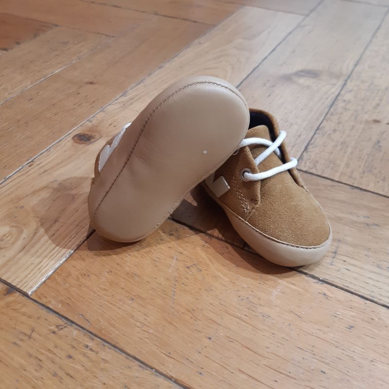 VEJA BABY SUEDE CAMEL PIERRE – Image 3