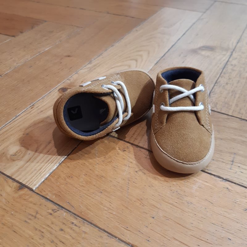 VEJA BABY SUEDE CAMEL PIERRE – Image 4