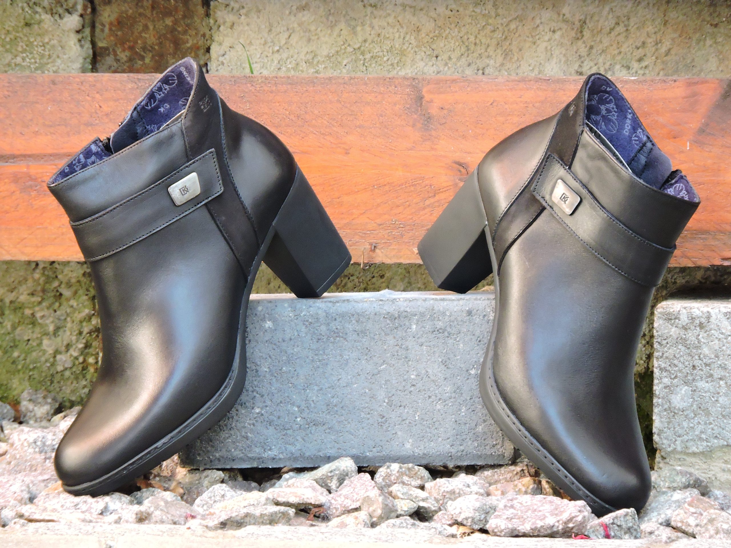 DORKING (9111) Couleur : Noir