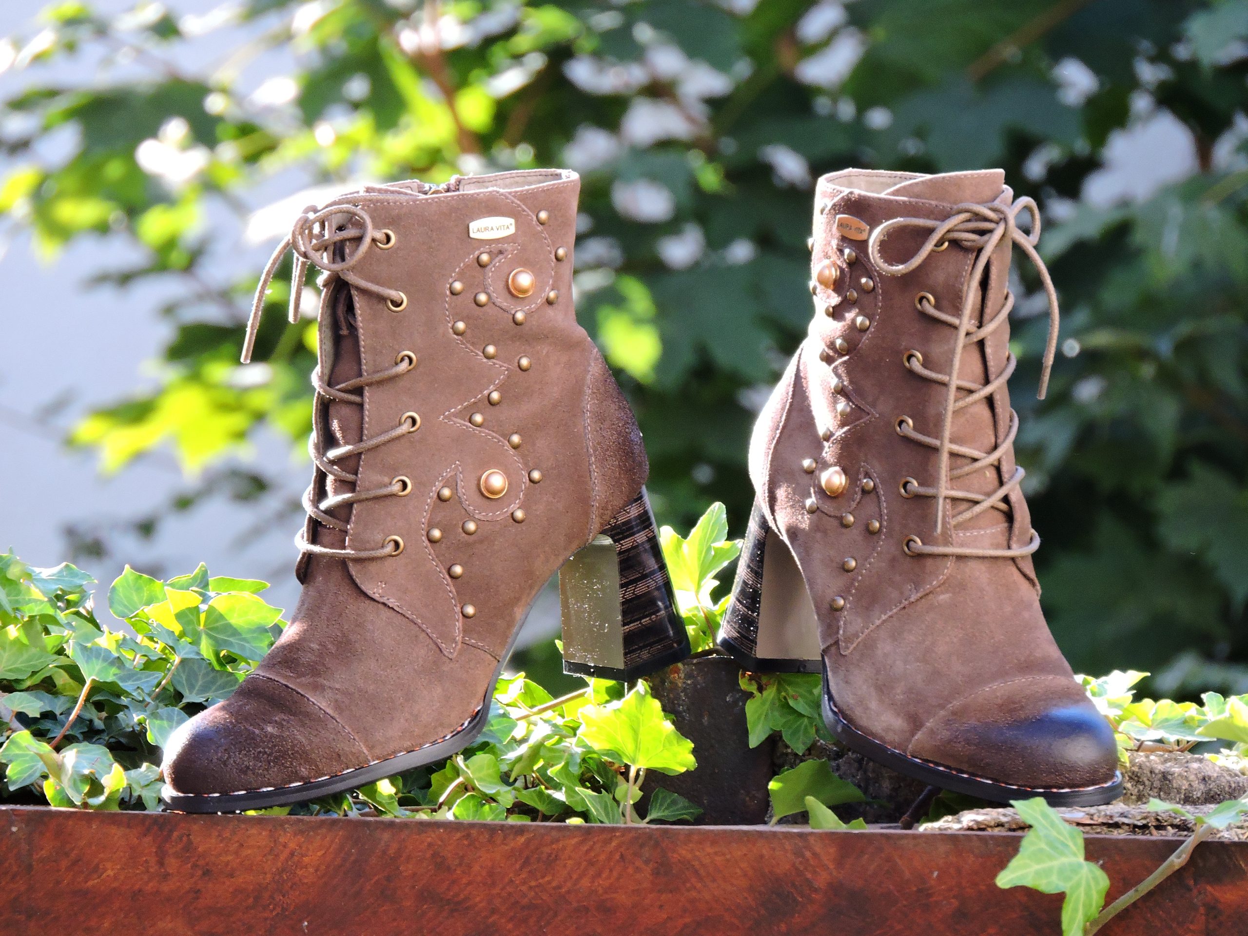 LAURA VITA (Maeleo 09) Couleur : Taupe