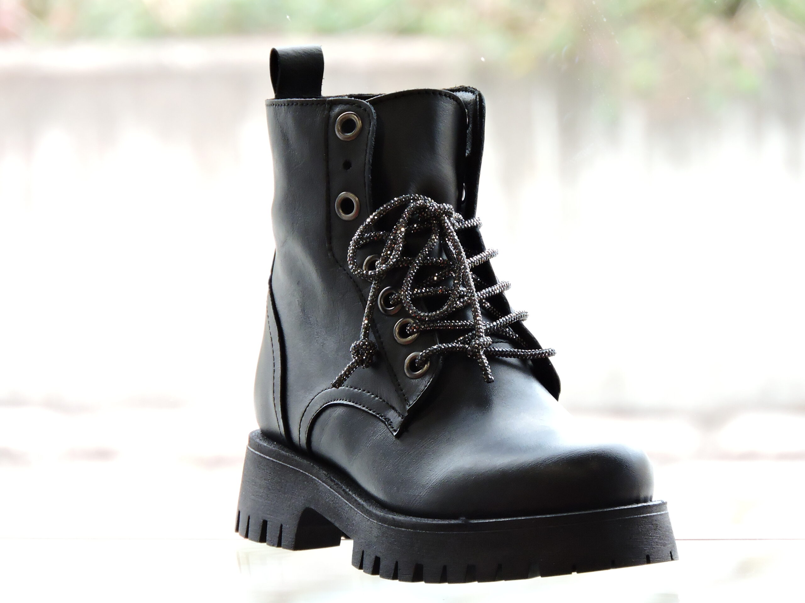 COCO ABRICOT (Adon) Couleur : Noir