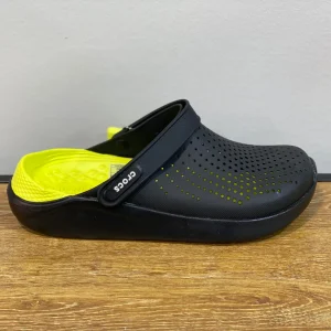 crocs noire et vert pistache