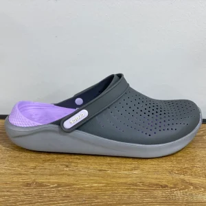 CROCS gris et mauve et gris