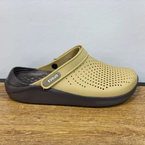 crocs marron et beige