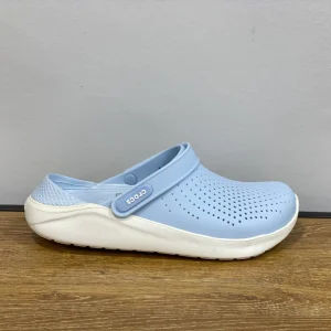 CROCS Bleu ciel et blanc