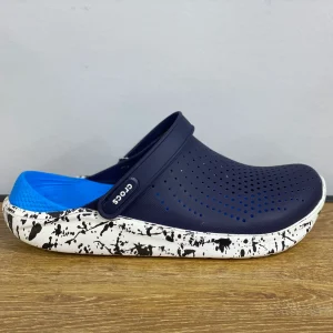 CROCS Bleu nuit et bleu ciel et blanc mouchetée